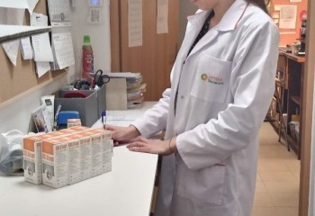 Uczennica podczas stażu w miejscu pracy