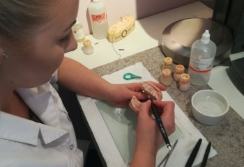 Uczennica podczas stażu