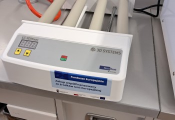 Mieszadło do żywic wykorzystywane do drukowania prac protetycznych w technologii 3D